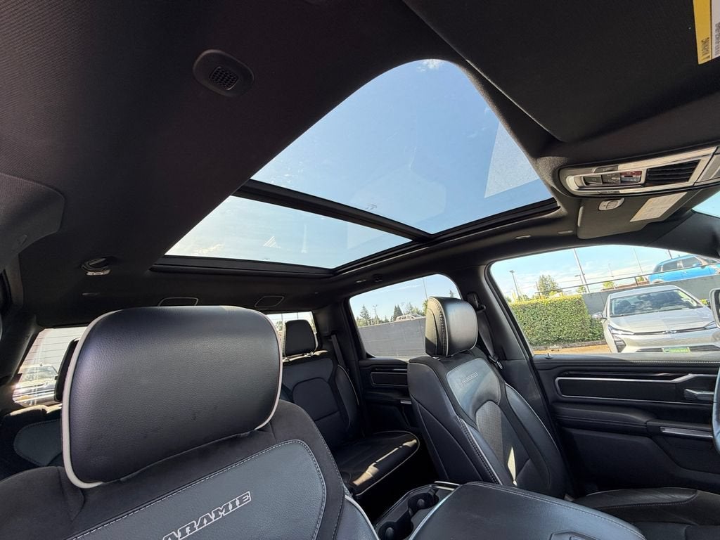 2022 RAM 1500 Laramie Crew Cab 4x4 5'7" Box