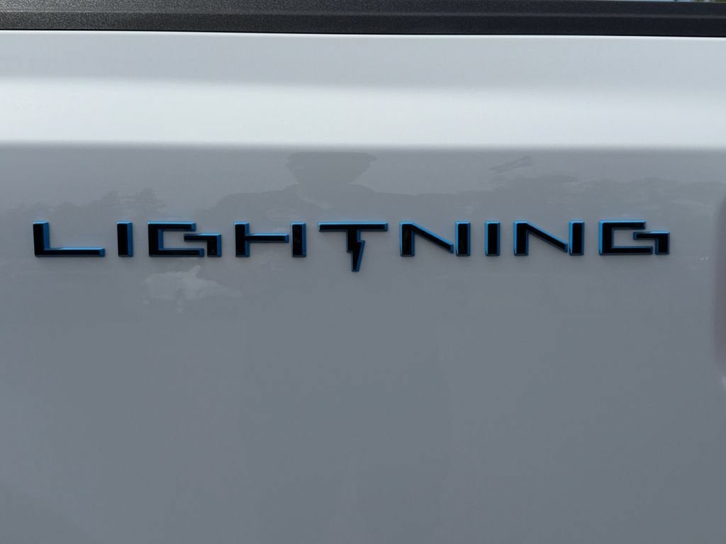 2023 Ford F-150 Lightning LARIAT
