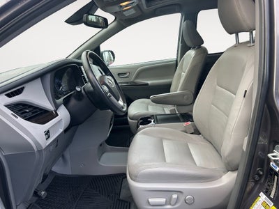 2019 Toyota Sienna XLE Auto Access Seat