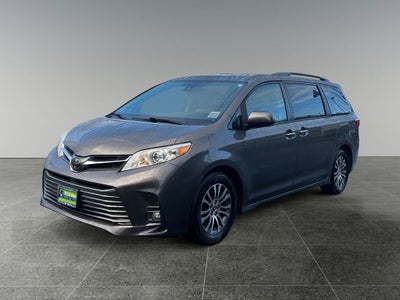 2019 Toyota Sienna XLE Auto Access Seat