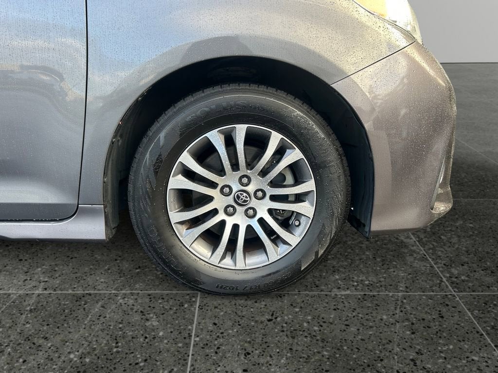 2019 Toyota Sienna XLE Auto Access Seat