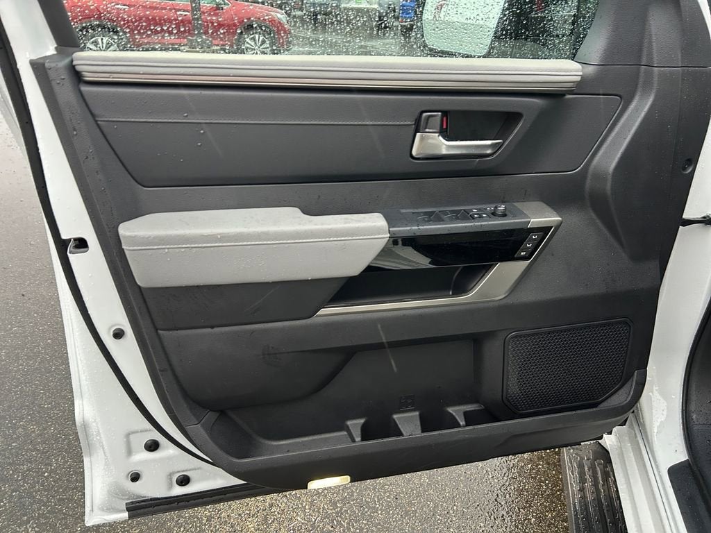 2025 Toyota Sequoia SR5