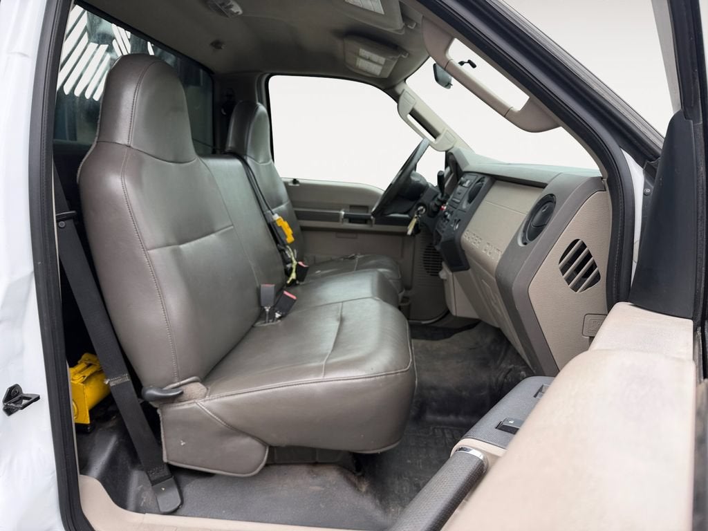 2009 Ford Super Duty F-350 DRW XL