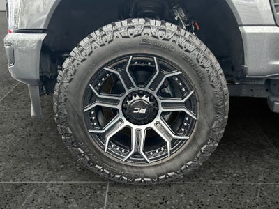 2025 Ford Super Duty F-350 SRW Lariat Ultimate Package