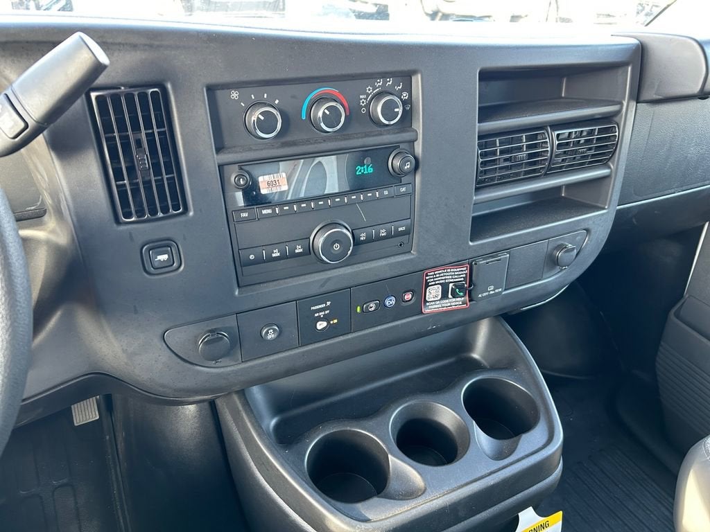 2025 Chevrolet Express Cutaway 3500 1WT