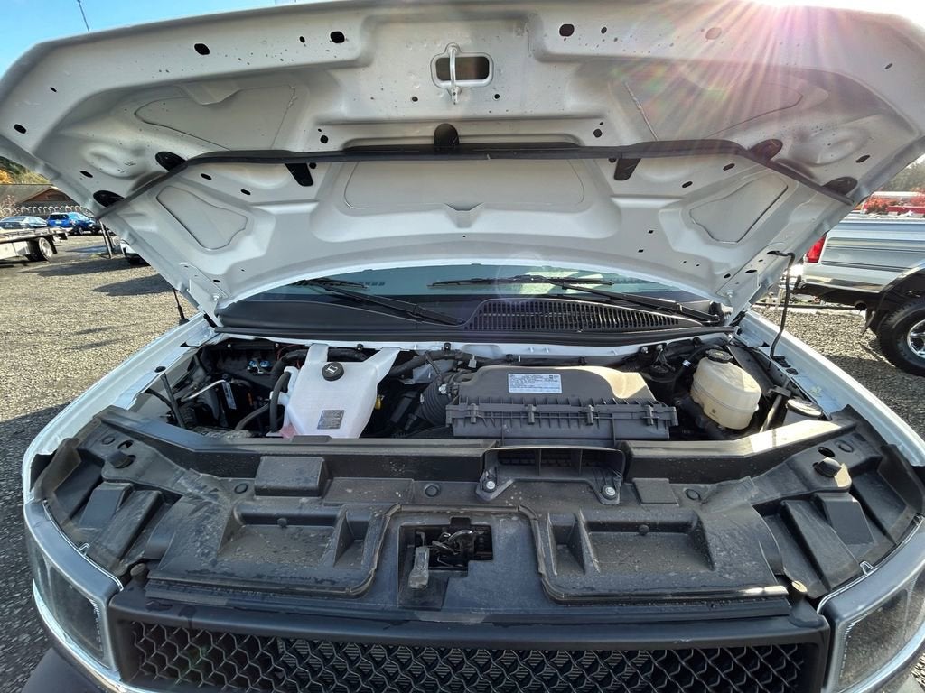 2025 Chevrolet Express Cutaway 3500 1WT