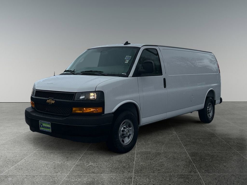 2025 Chevrolet Express Cargo WT