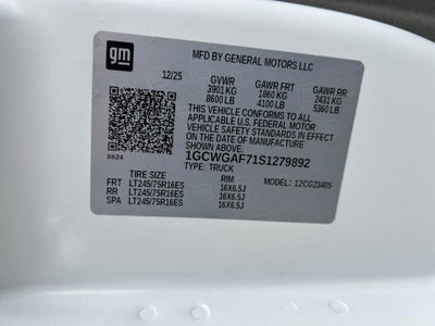 2025 Chevrolet Express Cargo WT