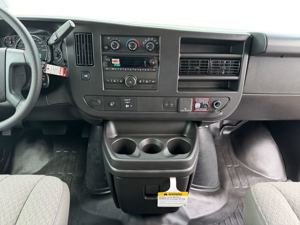 2025 Chevrolet Express Cargo WT