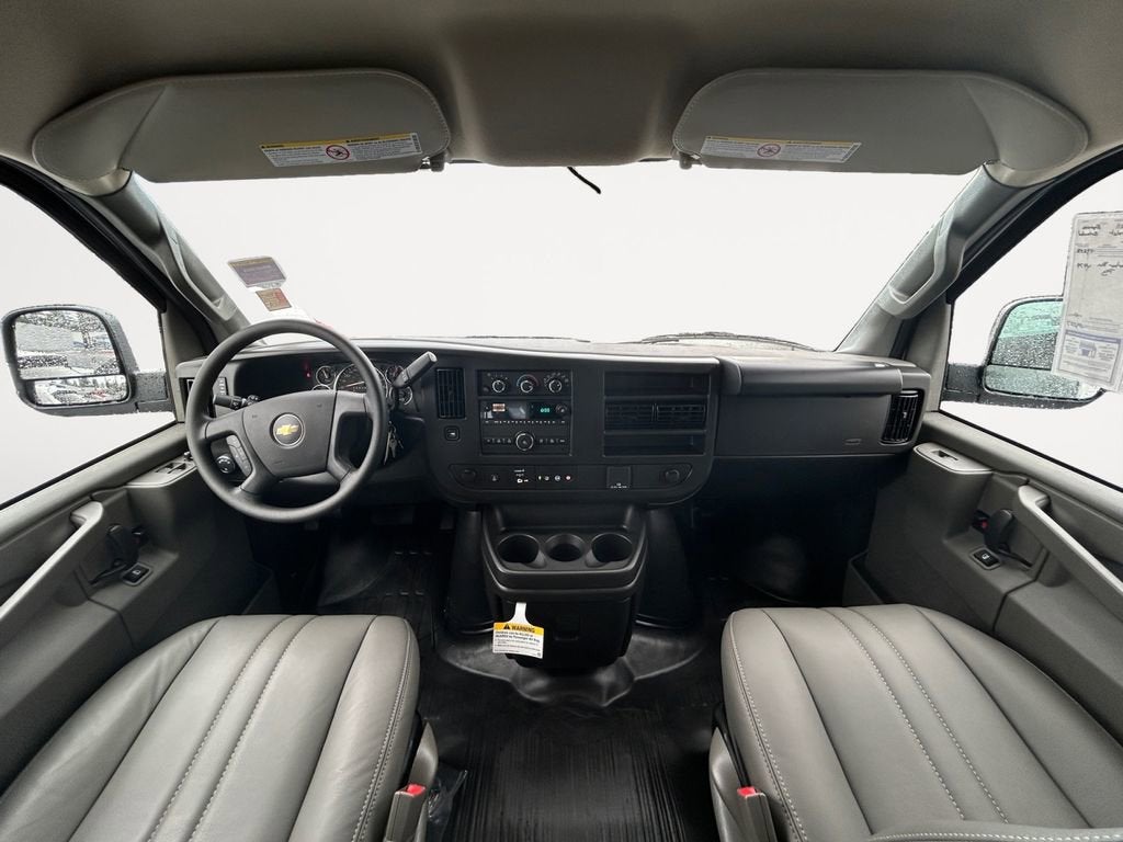 2025 Chevrolet Express Cargo WT