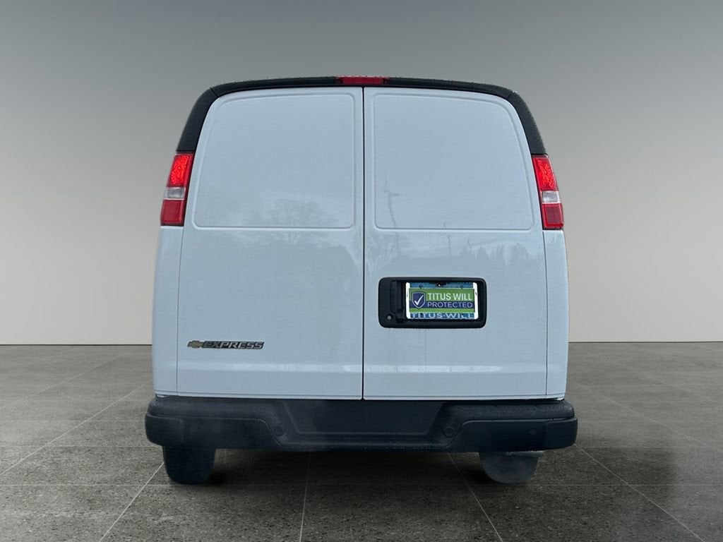 2025 Chevrolet Express Cargo WT