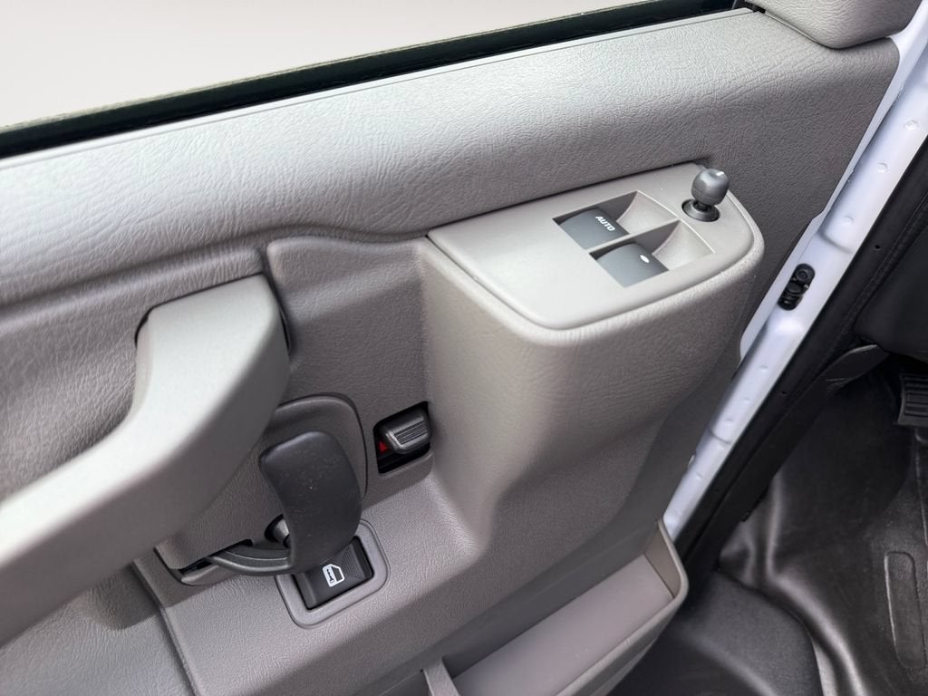 2026 Chevrolet Express Cargo 1WT