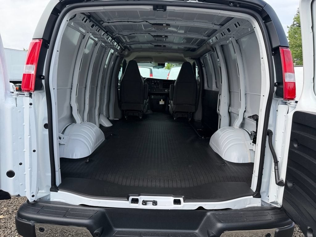 2026 Chevrolet Express Cargo 1WT