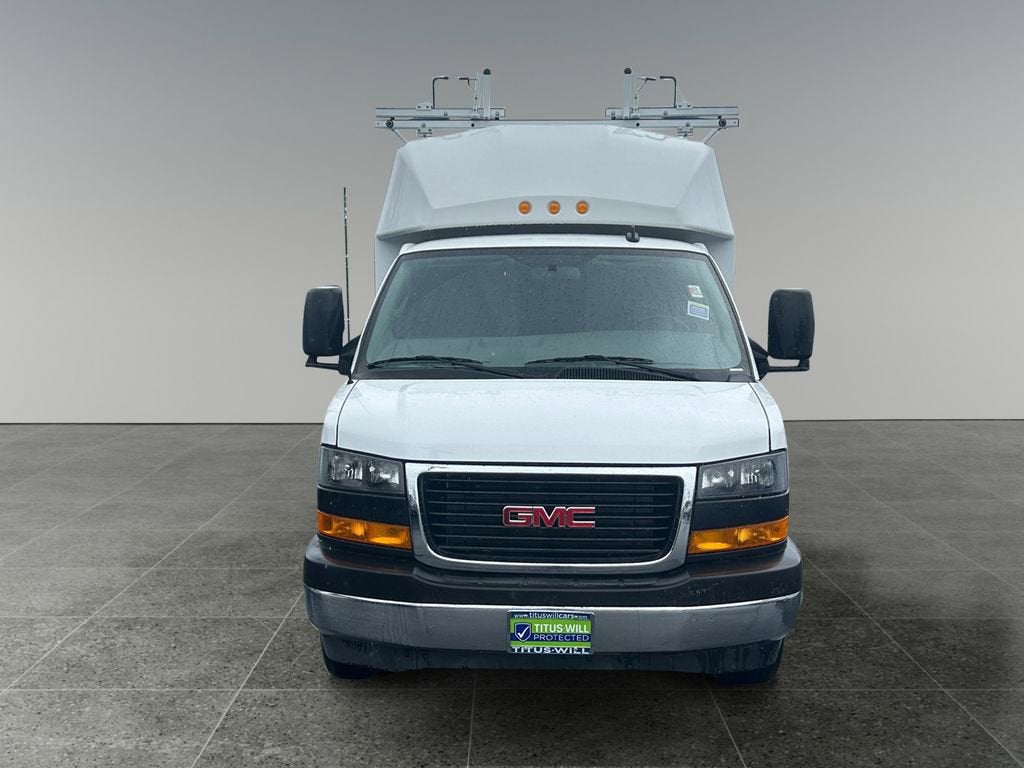 2025 GMC Savana Cutaway 3500 1WT