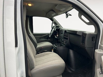 2025 GMC Savana Cutaway 3500 1WT