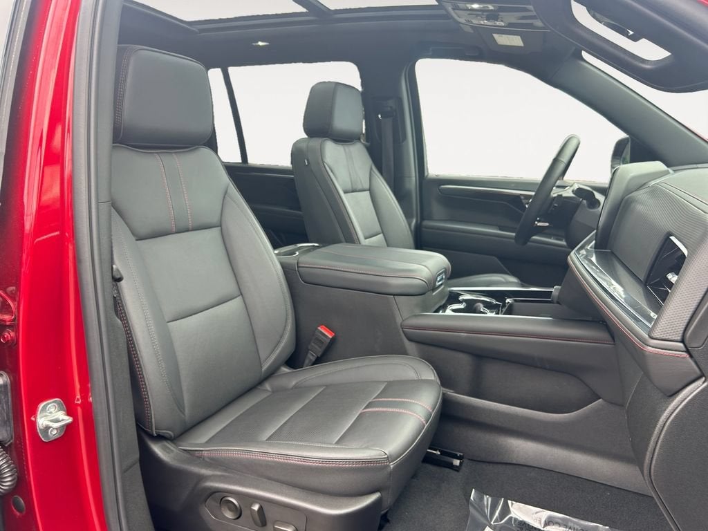 2025 Chevrolet Suburban RST