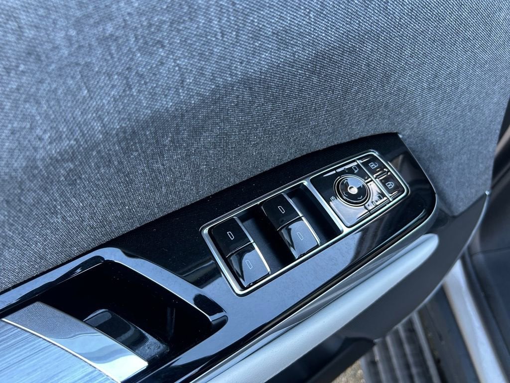 2025 Cadillac Escalade ESV Premium Luxury Platinum