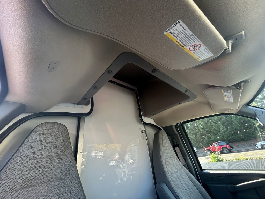 2024 Chevrolet Express Cutaway 3500 1WT