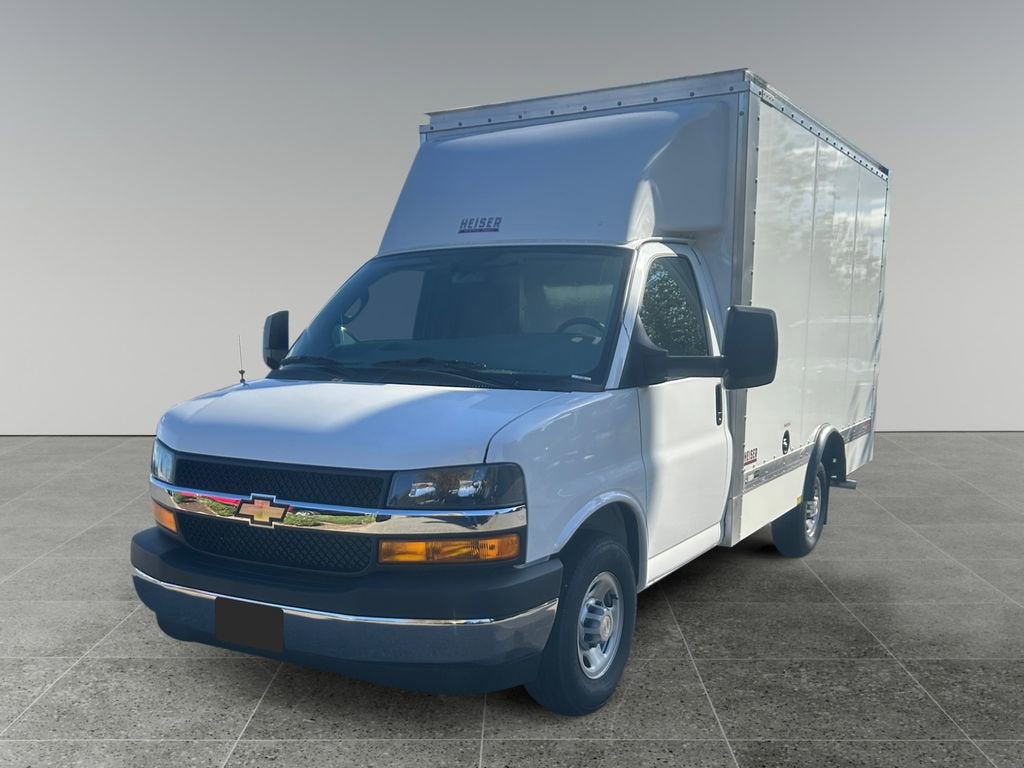 2024 Chevrolet Express Cutaway 3500 1WT