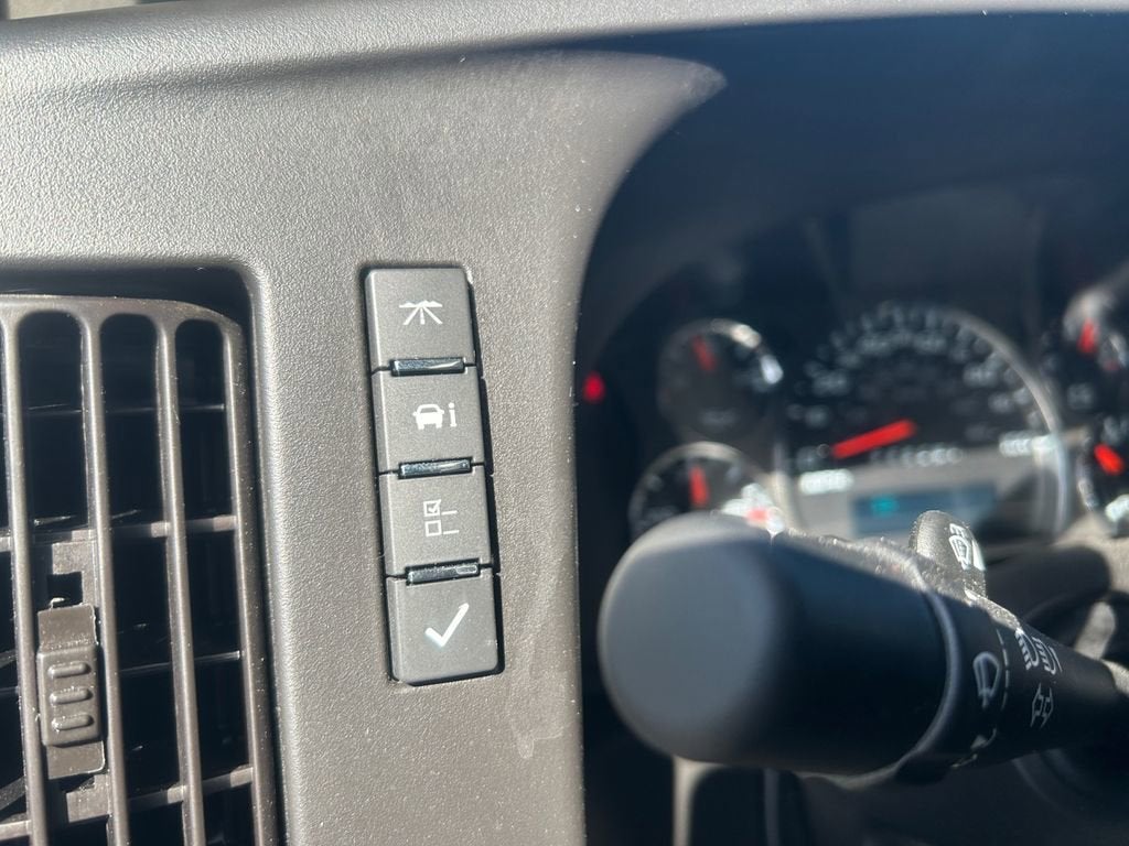 2024 Chevrolet Express Cutaway 3500 1WT