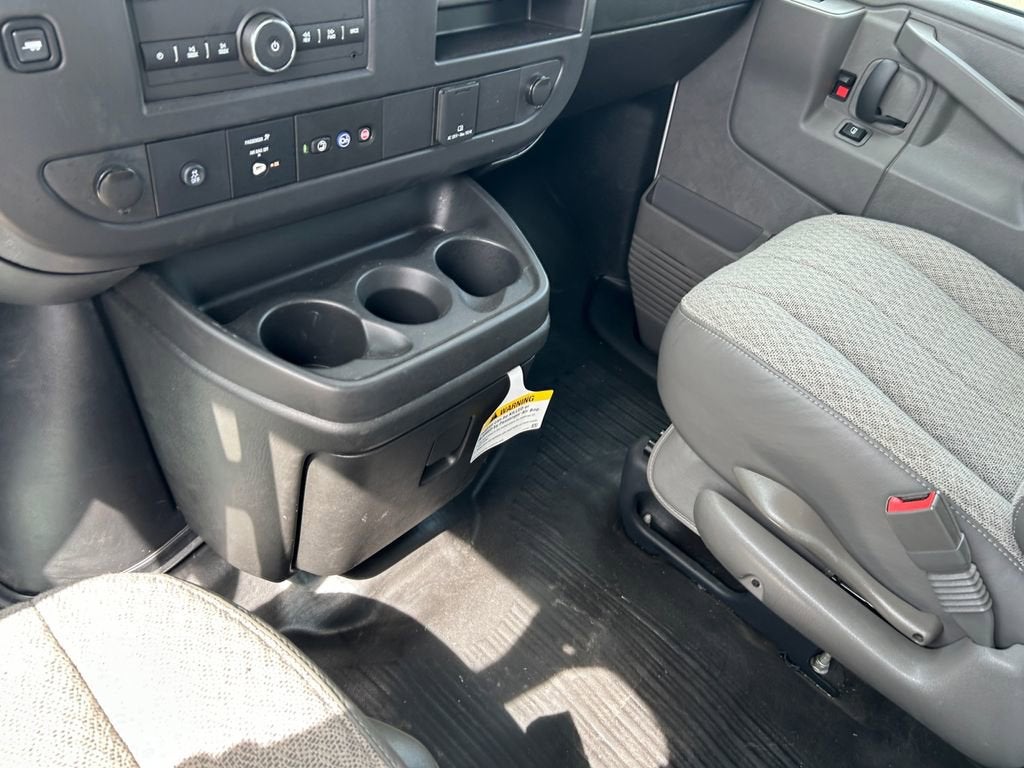 2025 Chevrolet Express Cutaway 3500 1WT