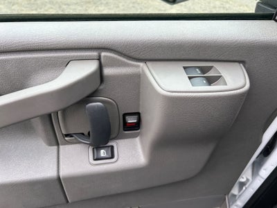 2025 Chevrolet Express Cutaway 3500 1WT