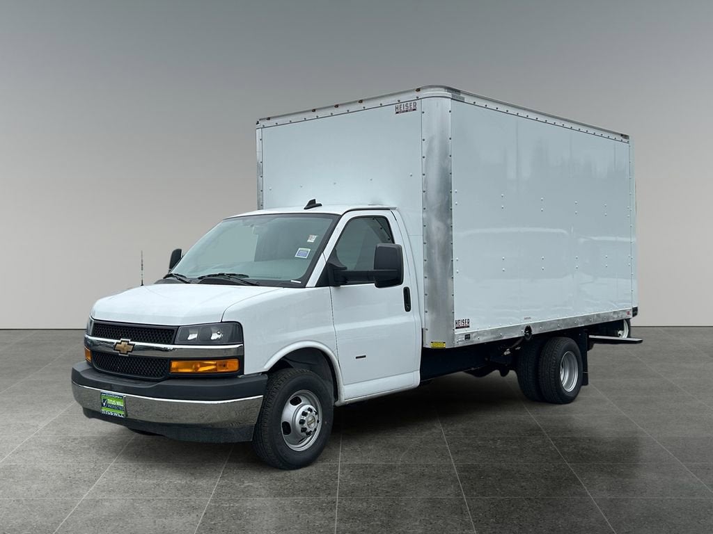 2025 Chevrolet Express Cutaway 3500 1WT