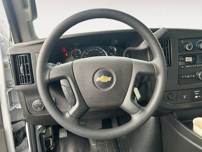 2025 Chevrolet Express Cutaway 3500 1WT