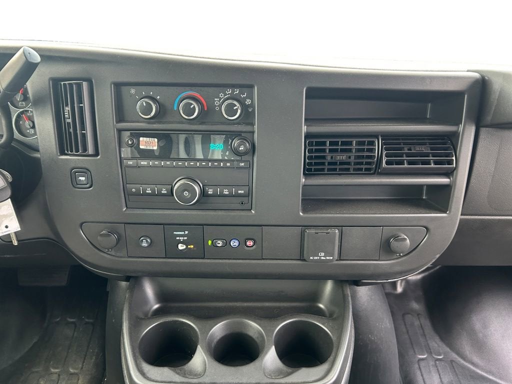 2025 Chevrolet Express Cutaway 3500 1WT