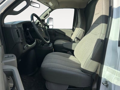 2025 Chevrolet Express Cutaway 3500 1WT