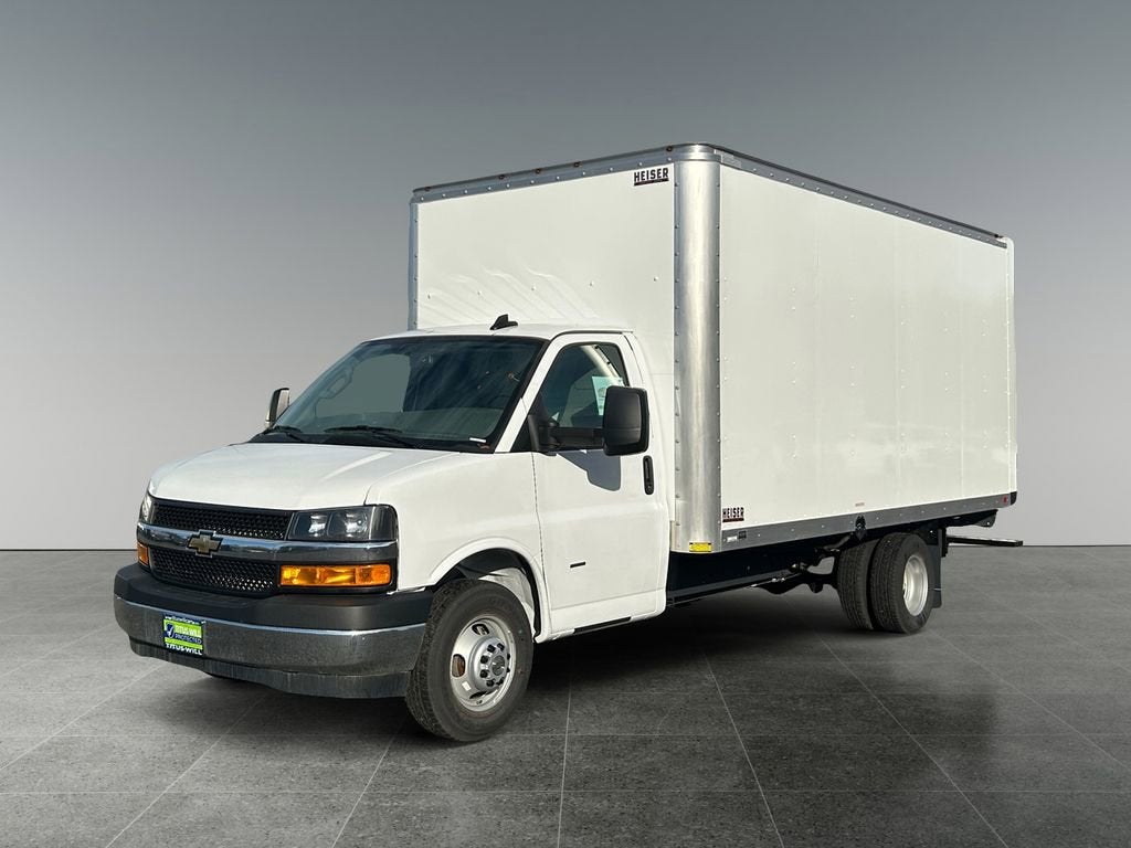 2025 Chevrolet Express Cutaway 3500 1WT