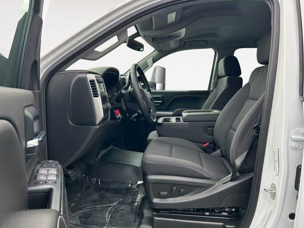 2025 Chevrolet Silverado 5500 HD LT