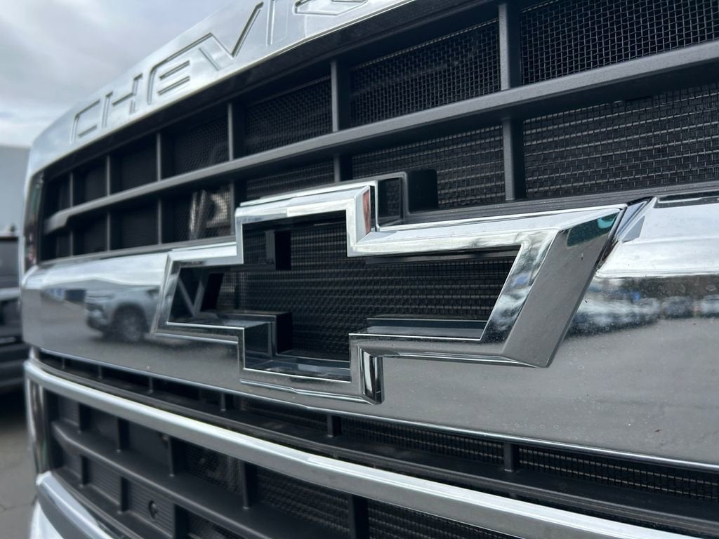 2025 Chevrolet Silverado 5500 HD LT
