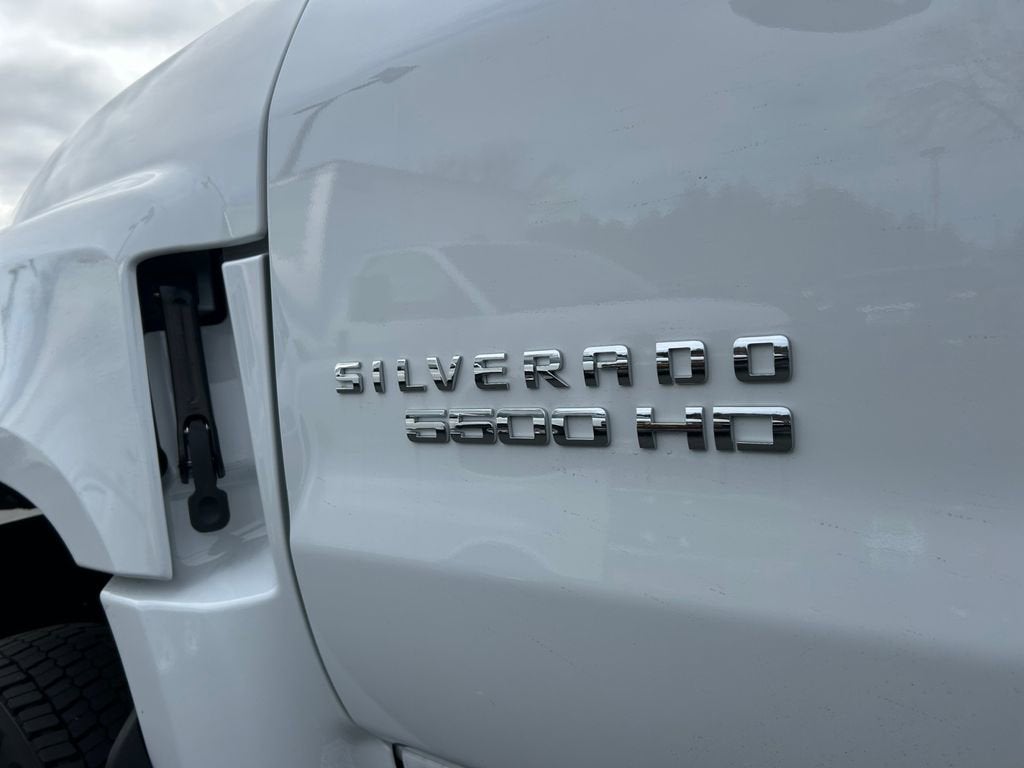 2025 Chevrolet Silverado 5500 HD LT