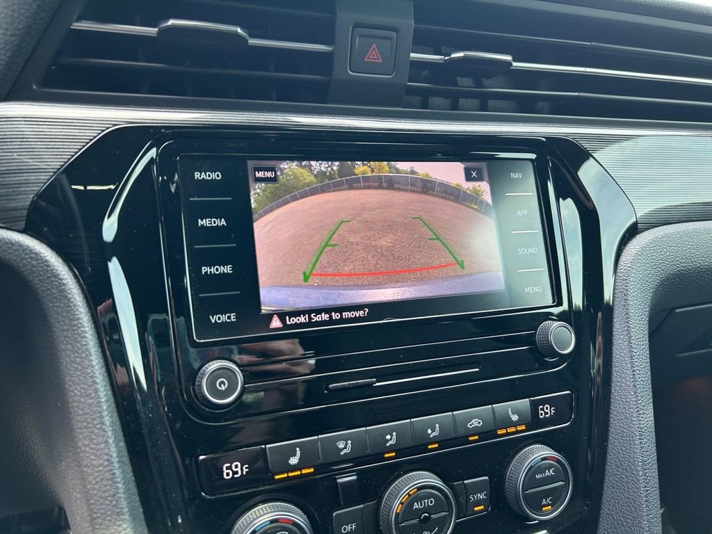 2021 Volkswagen Passat 2.0T R-Line