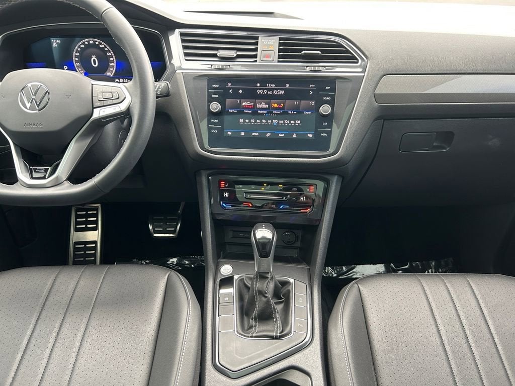 2023 Volkswagen Tiguan SE R-Line Black