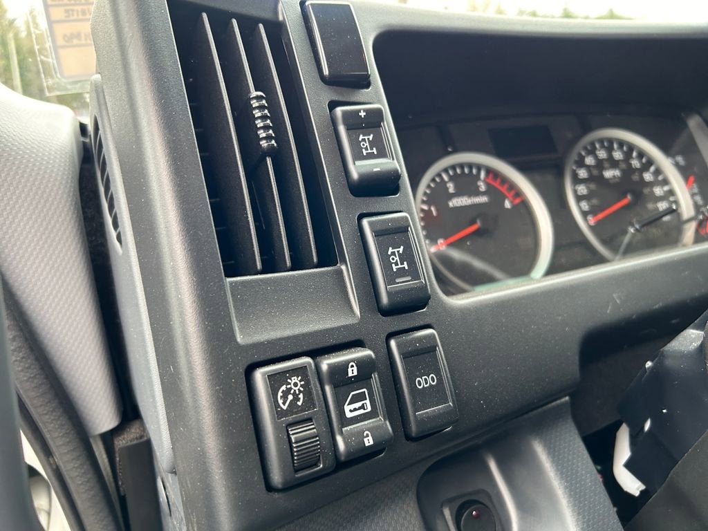 2024 Chevrolet Low Cab Forward 6500 XD MED ASH GRAY