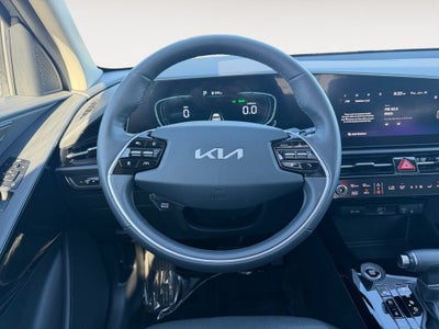2025 Kia Niro SX