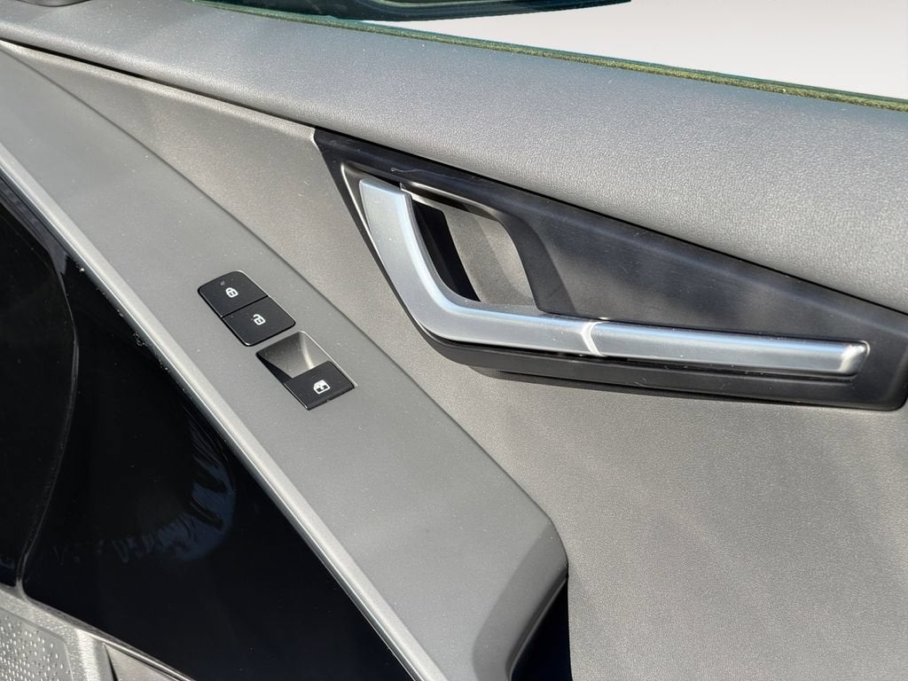 2025 Kia Niro SX