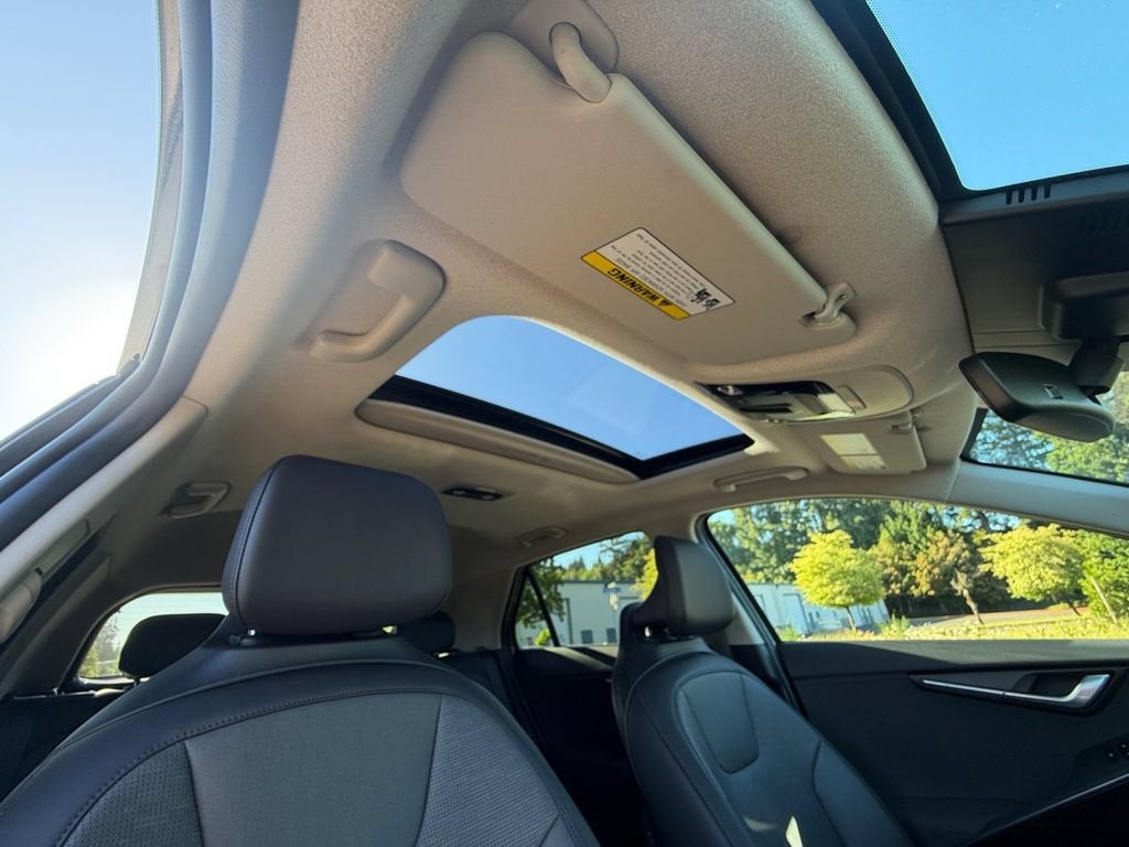 2025 Kia Niro SX