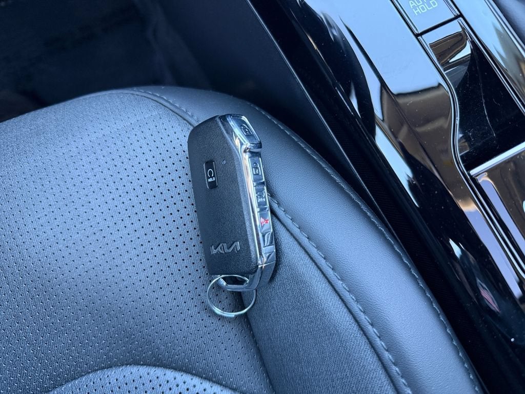 2025 Kia Niro SX