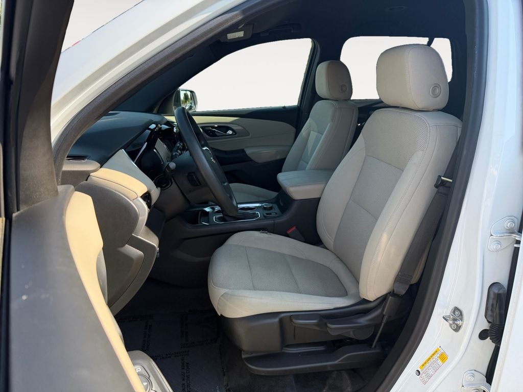 2022 Chevrolet Traverse LS