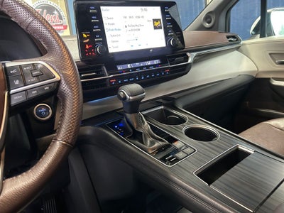 2022 Toyota Sienna Platinum 7 Passenger