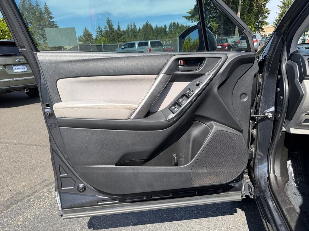 2015 Subaru Forester 2.5i