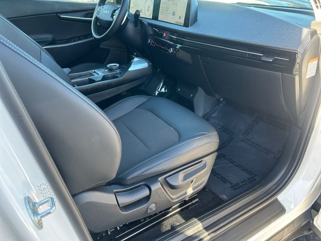 2024 Kia EV6 Light