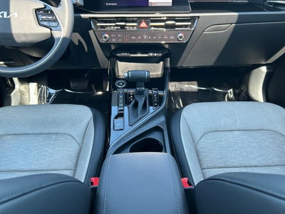 2024 Kia Niro SX