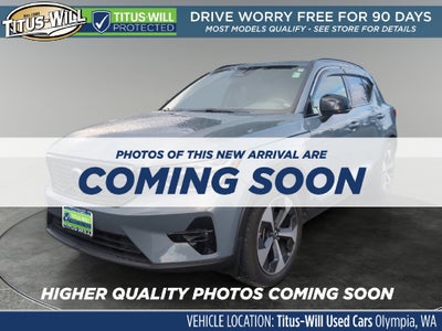 2023 Volvo XC40 B5 Plus Dark Theme