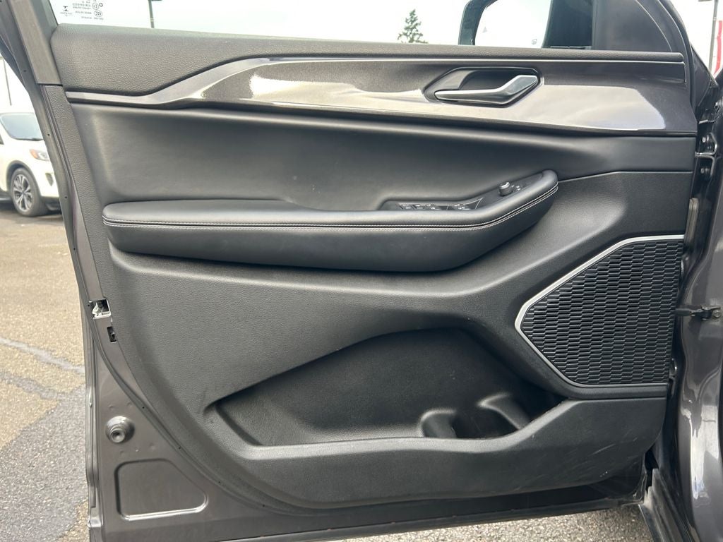 2022 Jeep Grand Cherokee L Altitude