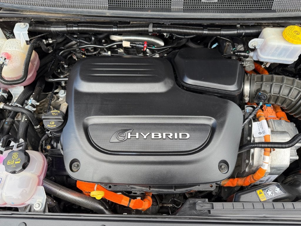 2023 Chrysler Pacifica Hybrid Touring L