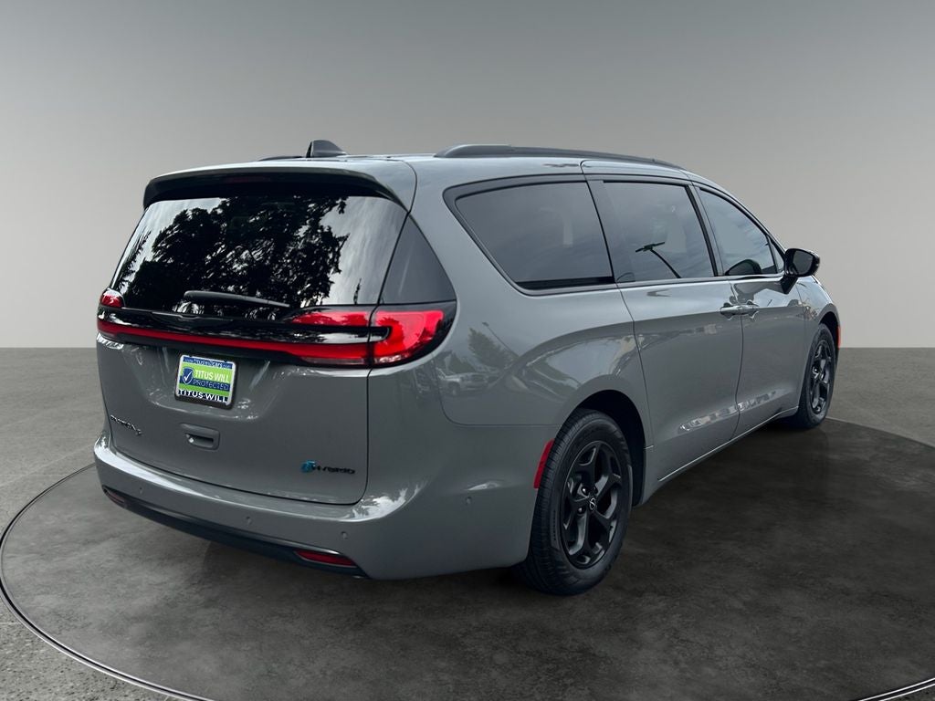 2025 Chrysler Pacifica Hybrid Select Premium S Appearance